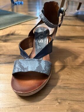 Mjus Smith Blue Snake-Print Leather Ankle-Strap Sandal